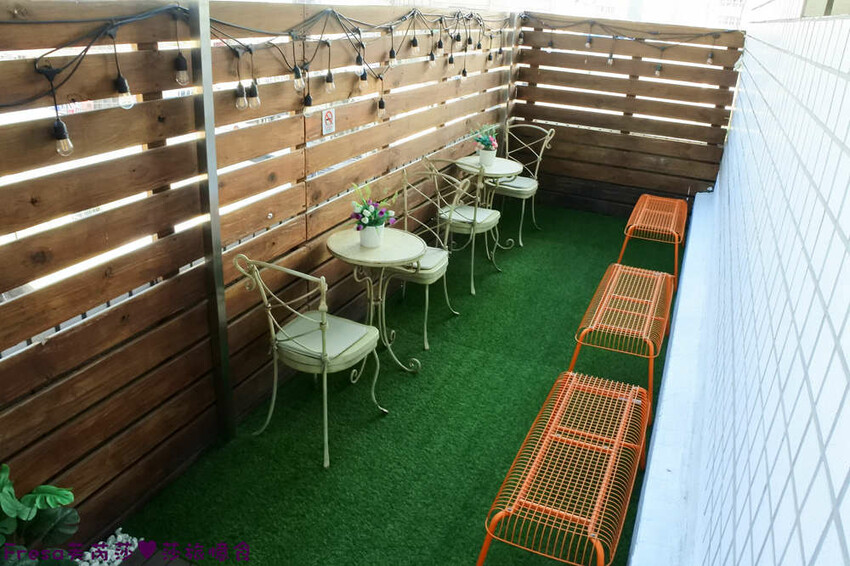 高雄飯店【夏優旅居】平價乾淨地點優！離奶茶一條街超近.享受放鬆旅行住這間│專屬停車場│大溝頂美食│鹽埕捷