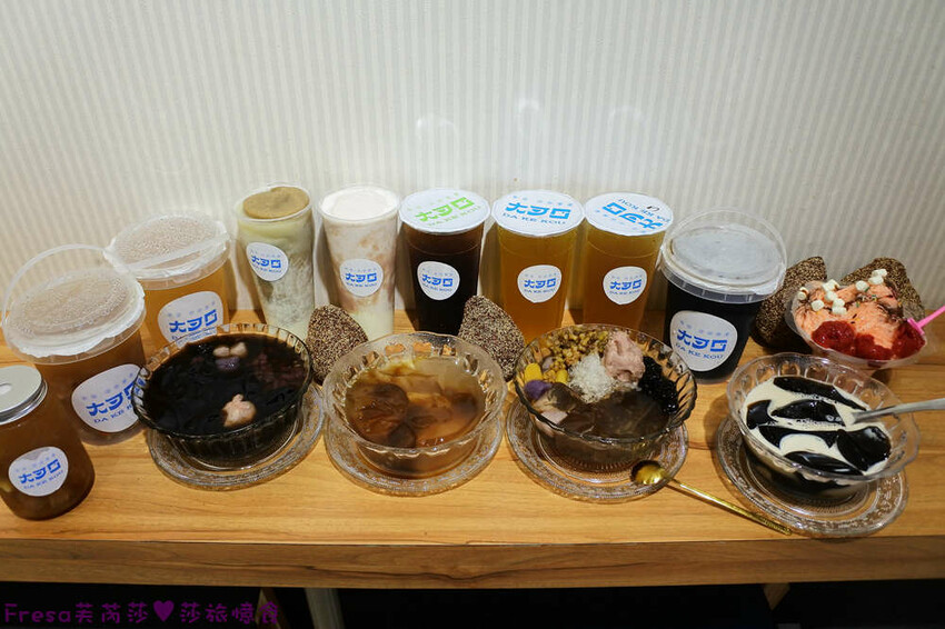 台南飲料【大可口飲品店】愛玉仙草甜品剉冰!桃膠養顏瓶裝好攜帶│草莓雪花冰超推薦│茶飲優惠價│永康美食