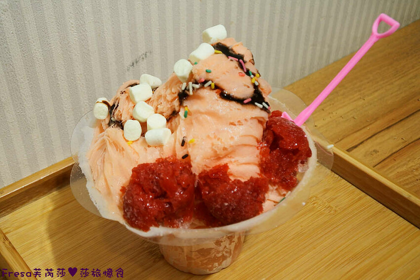 台南飲料【大可口飲品店】愛玉仙草甜品剉冰!桃膠養顏瓶裝好攜帶│草莓雪花冰超推薦│茶飲優惠價│永康美食