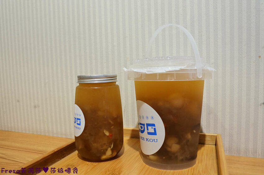 台南飲料【大可口飲品店】愛玉仙草甜品剉冰!桃膠養顏瓶裝好攜帶│草莓雪花冰超推薦│茶飲優惠價│永康美食