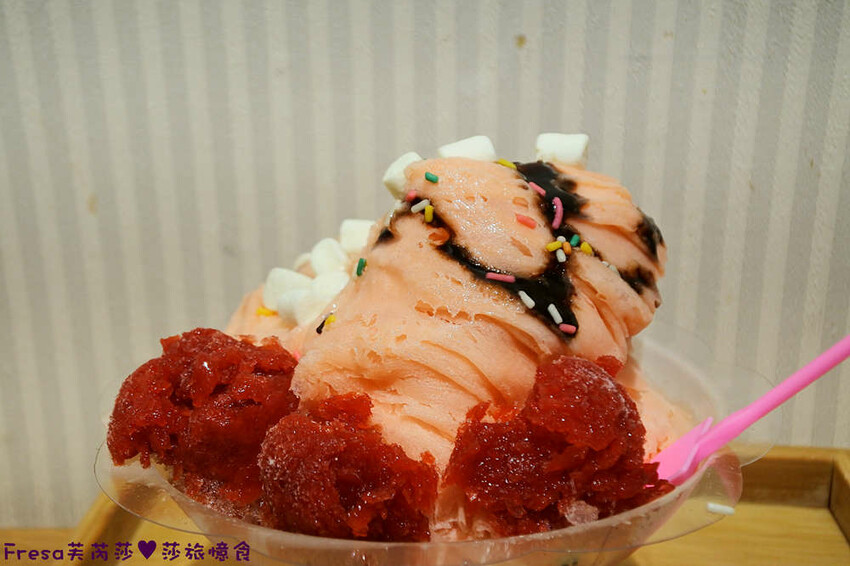 台南飲料【大可口飲品店】愛玉仙草甜品剉冰!桃膠養顏瓶裝好攜帶│草莓雪花冰超推薦│茶飲優惠價│永康美食