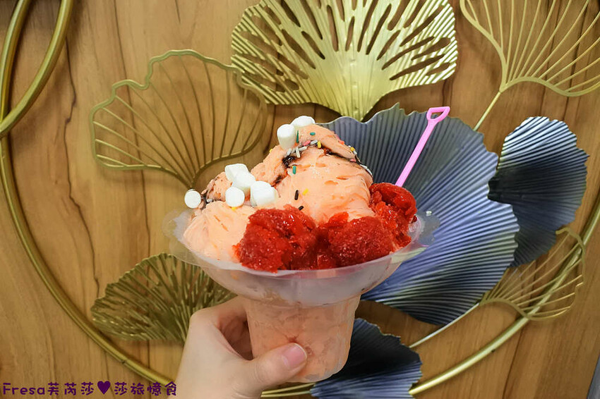 台南飲料【大可口飲品店】愛玉仙草甜品剉冰!桃膠養顏瓶裝好攜帶│草莓雪花冰超推薦│茶飲優惠價│永康美食