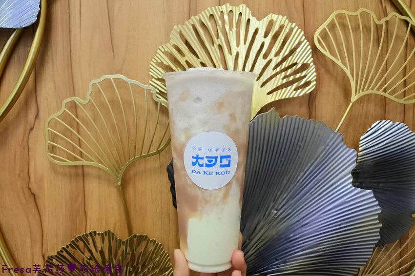 台南飲料【大可口飲品店】愛玉仙草甜品剉冰!桃膠養顏瓶裝好攜帶│草莓雪花冰超推薦│茶飲優惠價│永康美食