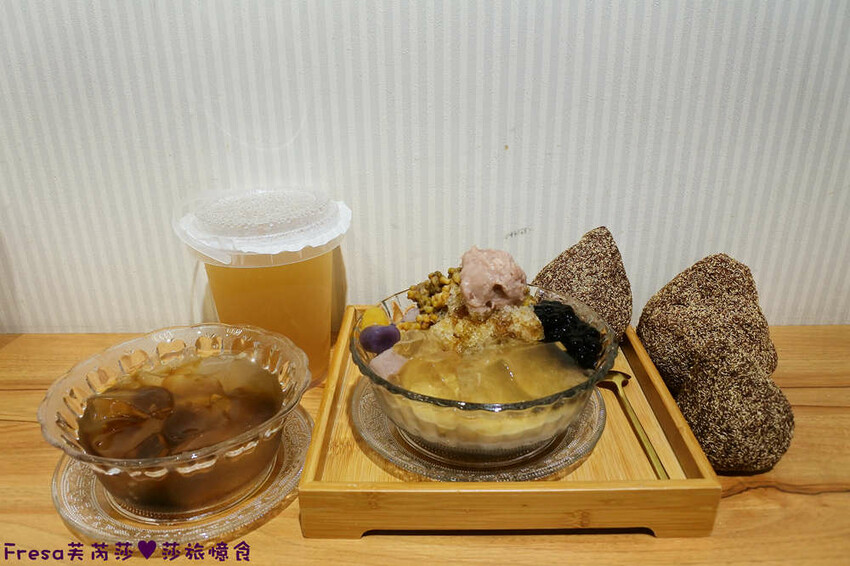 台南飲料【大可口飲品店】愛玉仙草甜品剉冰!桃膠養顏瓶裝好攜帶│草莓雪花冰超推薦│茶飲優惠價│永康美食