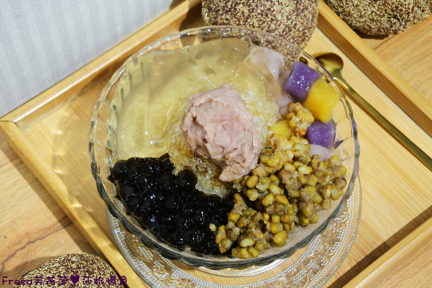 台南飲料【大可口飲品店】愛玉仙草甜品剉冰!桃膠養顏瓶裝好攜帶│草莓雪花冰超推薦│茶飲優惠價│永康美食