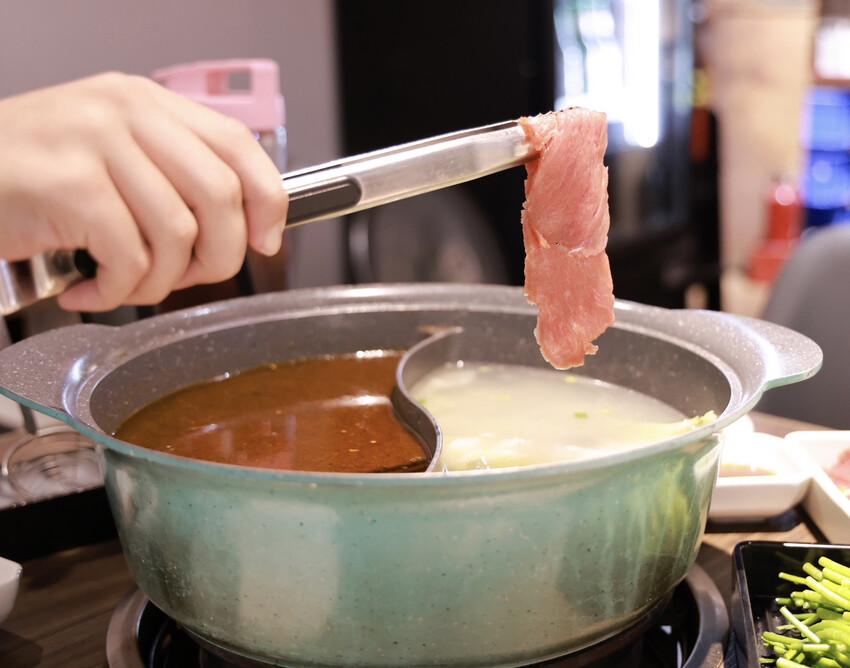 【台北火鍋推薦】籤王串麻鍋～邊吃邊涮好滿足，一個串串只要20元起！還有肉肉、海鮮、炸物、熱炒～台北平價火鍋、六張犁火鍋推薦