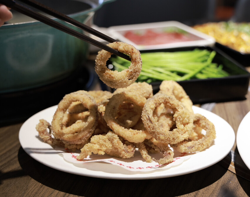 【台北火鍋推薦】籤王串麻鍋～邊吃邊涮好滿足，一個串串只要20元起！還有肉肉、海鮮、炸物、熱炒～台北平價火鍋、六張犁火鍋推薦