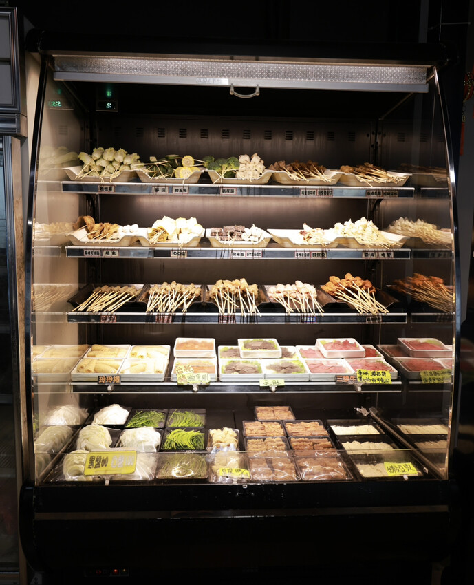 【台北火鍋推薦】籤王串麻鍋～邊吃邊涮好滿足，一個串串只要20元起！還有肉肉、海鮮、炸物、熱炒～台北平價火鍋、六張犁火鍋推薦