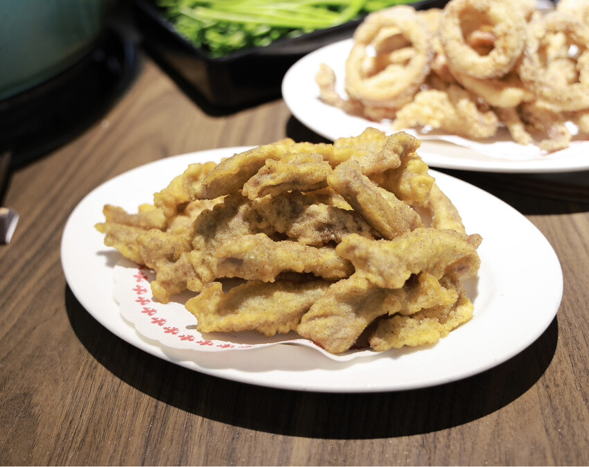 【台北火鍋推薦】籤王串麻鍋～邊吃邊涮好滿足，一個串串只要20元起！還有肉肉、海鮮、炸物、熱炒～台北平價火鍋、六張犁火鍋推薦