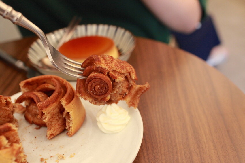 高雄市新興區吃。高雄市｜新興區。「咖啡足矣 Coffee Serenity」隱身巷弄裡老宅專業咖啡廳，主理人榮獲2015年TISCA全國