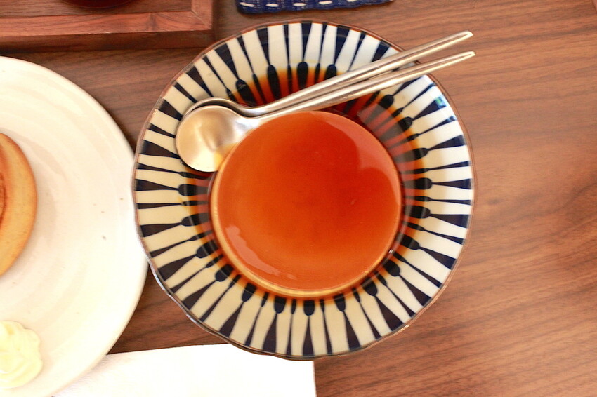 高雄市新興區吃。高雄市｜新興區。「咖啡足矣 Coffee Serenity」隱身巷弄裡老宅專業咖啡廳，主理人榮獲2015年TISCA全國