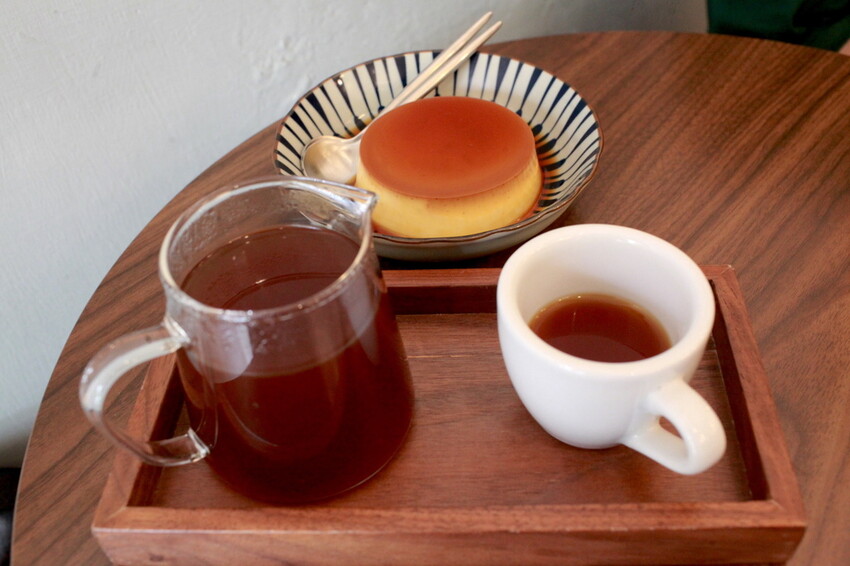 高雄市新興區吃。高雄市｜新興區。「咖啡足矣 Coffee Serenity」隱身巷弄裡老宅專業咖啡廳，主理人榮獲2015年TISCA全國