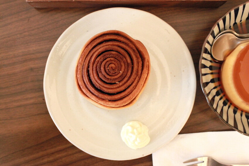 高雄市新興區吃。高雄市｜新興區。「咖啡足矣 Coffee Serenity」隱身巷弄裡老宅專業咖啡廳，主理人榮獲2015年TISCA全國