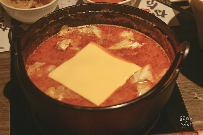 台中西區｜心目中第一名牛奶鍋台中公益路一級戰區新開幕！義式白醬湯底濃郁香醇｜加分100%浜中特選昆布鍋物-台中公益店