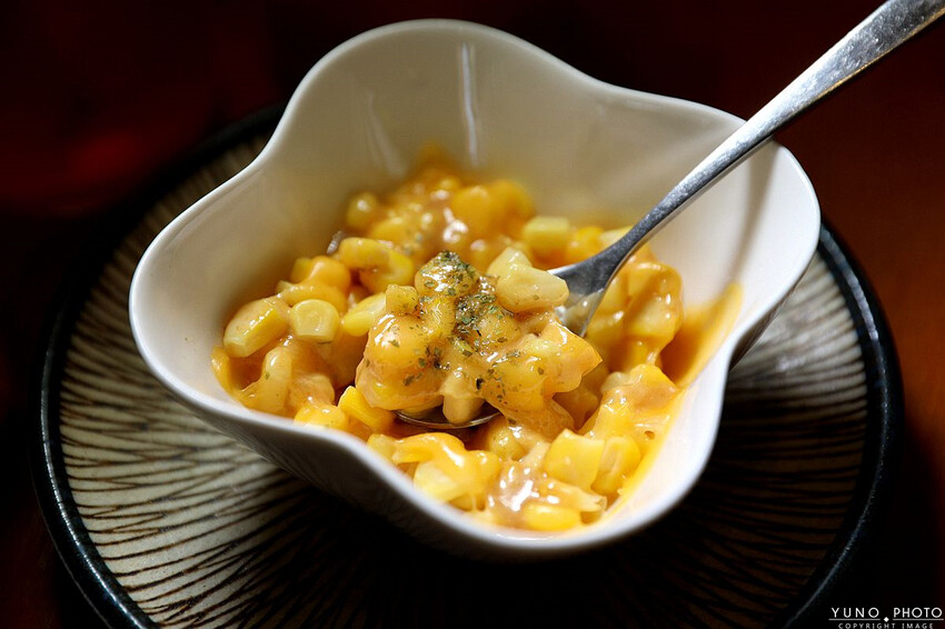 新北市永和區義匠義式湯麵，超爆料義大利麵推薦 超豐盛海鮮一次滿足。在地人激推好吃義大利麵料理 義大利麵新創湯麵吃法