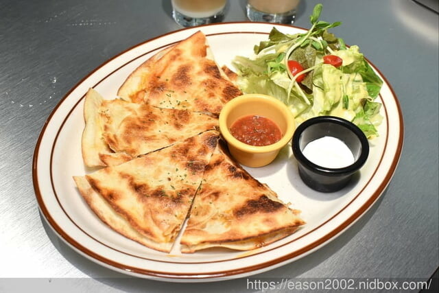 宜蘭礁溪漢堡 | 海皮漢堡 Happy Burger 推薦菜單：花生培根起司豬肉堡/法式吐司（巧克力口味）/墨西哥脆餅（塔可肉醬）