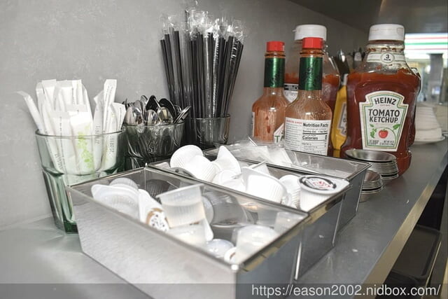 宜蘭礁溪漢堡 | 海皮漢堡 Happy Burger 推薦菜單：花生培根起司豬肉堡/法式吐司（巧克力口味）/墨西哥脆餅（塔可肉醬）