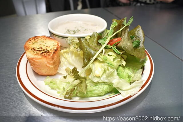宜蘭礁溪漢堡 | 海皮漢堡 Happy Burger 推薦菜單：花生培根起司豬肉堡/法式吐司（巧克力口味）/墨西哥脆餅（塔可肉醬）