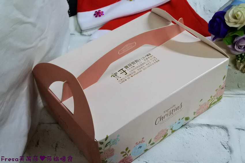 台南伴手禮【寶哥點心坊】國華街散步小食.現蒸包子超飽餡.濃醇乳酪球冰過更好吃│海安路商圈│中西區美食