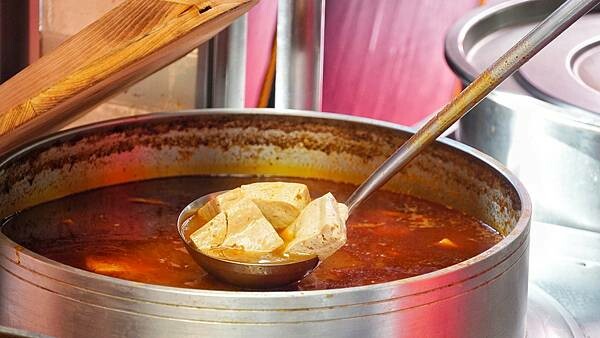 LINE_ALBUM_3鼎紅祖傳麻辣鴨血臭豆腐 二傻夫婦_230113_28.jpg