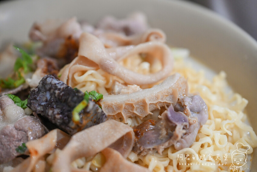 【苗栗】沐上麻辣燙｜平價美食也能很澎湃，清爽不油膩～吃完連湯都完全不剩的麻辣燙 » 阿君的玩食天堂