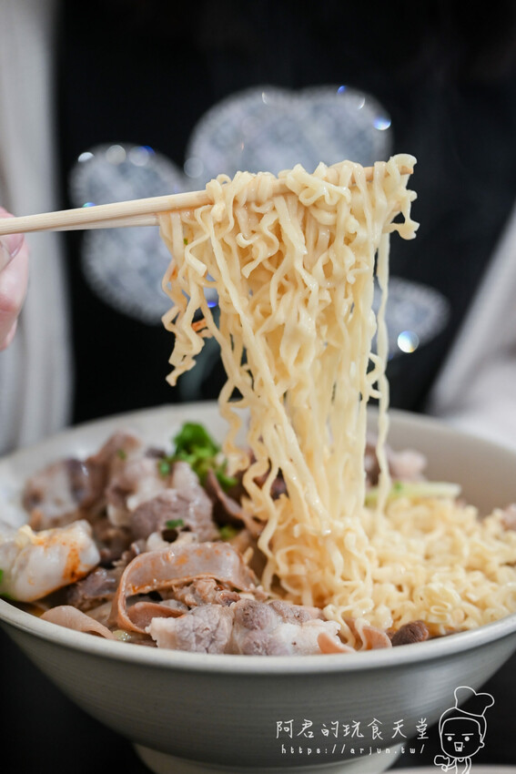 【苗栗】沐上麻辣燙｜平價美食也能很澎湃，清爽不油膩～吃完連湯都完全不剩的麻辣燙 » 阿君的玩食天堂