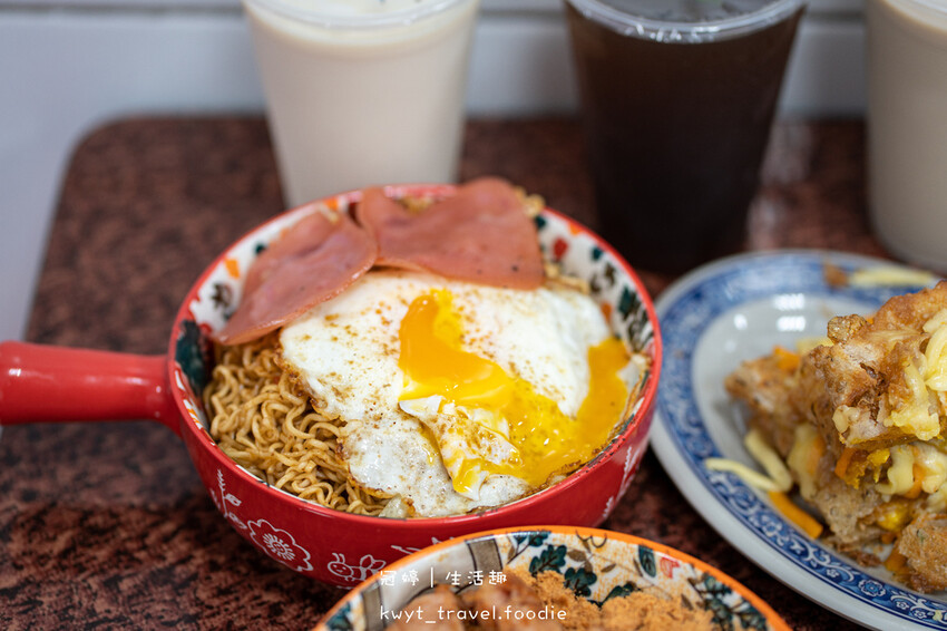 楠梓宵夜推薦-晨麂禾食宵夜-楠梓銅板美食推薦-花蓮炸蛋蔥油餅 (33 - 36).jpg