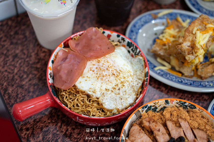 楠梓宵夜推薦-晨麂禾食宵夜-楠梓銅板美食推薦-花蓮炸蛋蔥油餅 (31 - 36).jpg