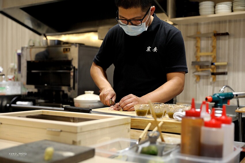 在地人才知道的巷內日料美食！限定10席 沒預約吃不到 每人1500元