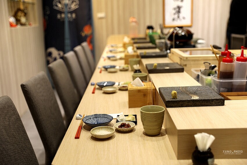 在地人才知道的巷內日料美食！限定10席 沒預約吃不到 每人1500元