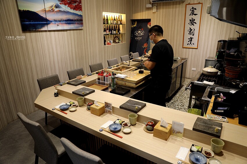 在地人才知道的巷內日料美食！限定10席 沒預約吃不到 每人1500元