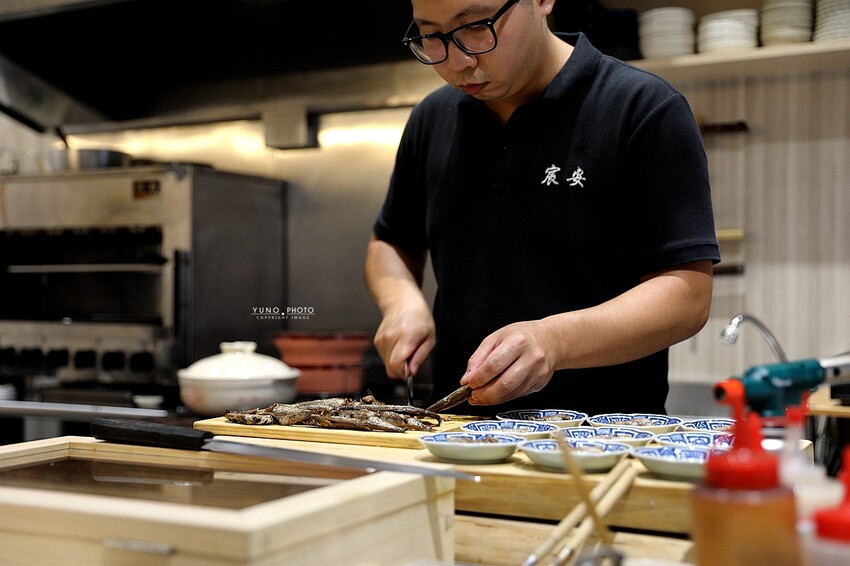 在地人才知道的巷內日料美食！限定10席 沒預約吃不到 每人1500元