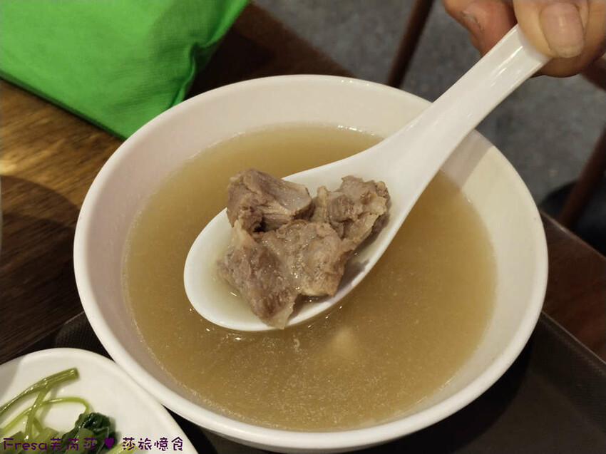 高雄市三民區高雄美食【VASO弘肉燥飯舖】文山特區超高人氣〝米其林必比登〞推薦美食.豬腿庫飯開店不到一小時就完售│澄清