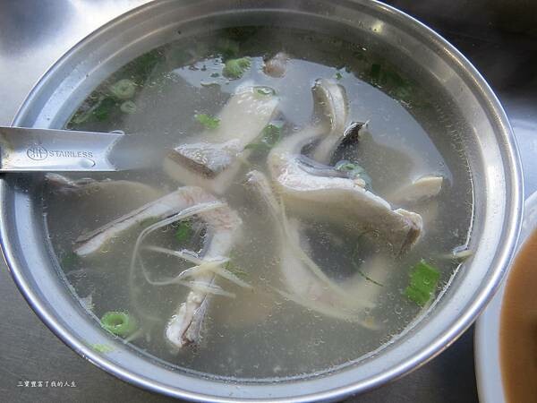 嘉義縣東石鄉嘉義美食 烤蚵吃到飽推薦【塭ㄚ烤蚵呷通海】肥美的東石鮮蚵 現做熱炒美食 還有兒童遊戲區 全家歡樂烤蚵趣