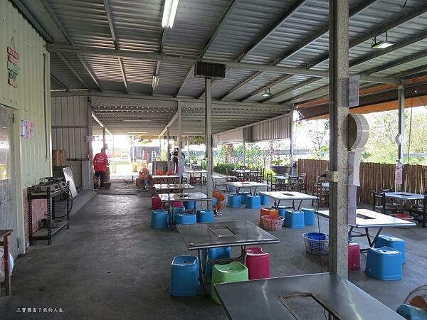 嘉義縣東石鄉嘉義美食 烤蚵吃到飽推薦【塭ㄚ烤蚵呷通海】肥美的東石鮮蚵 現做熱炒美食 還有兒童遊戲區 全家歡樂烤蚵趣