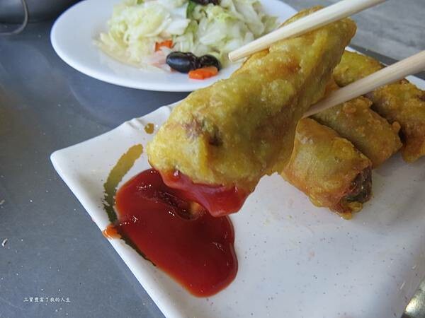 嘉義縣東石鄉嘉義美食 烤蚵吃到飽推薦【塭ㄚ烤蚵呷通海】肥美的東石鮮蚵 現做熱炒美食 還有兒童遊戲區 全家歡樂烤蚵趣