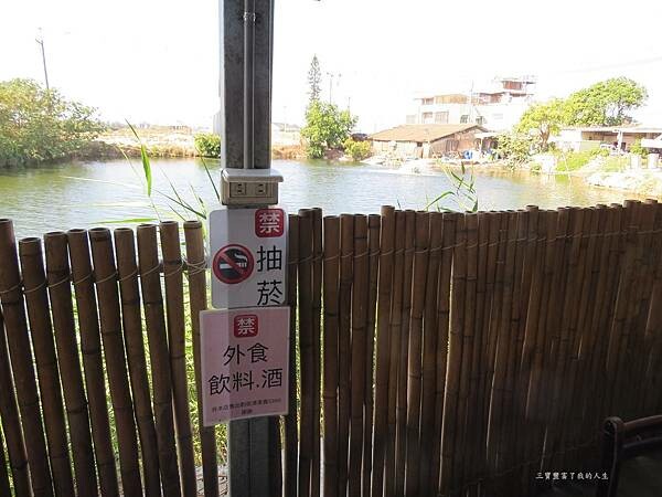 嘉義縣東石鄉嘉義美食 烤蚵吃到飽推薦【塭ㄚ烤蚵呷通海】肥美的東石鮮蚵 現做熱炒美食 還有兒童遊戲區 全家歡樂烤蚵趣