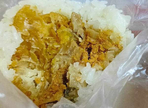 什麼？網路評價高達４.５顆星！？真的有這麼厲害？網路超高評價的飯糰店，真的有這麼強的實力嗎？讓大家吃