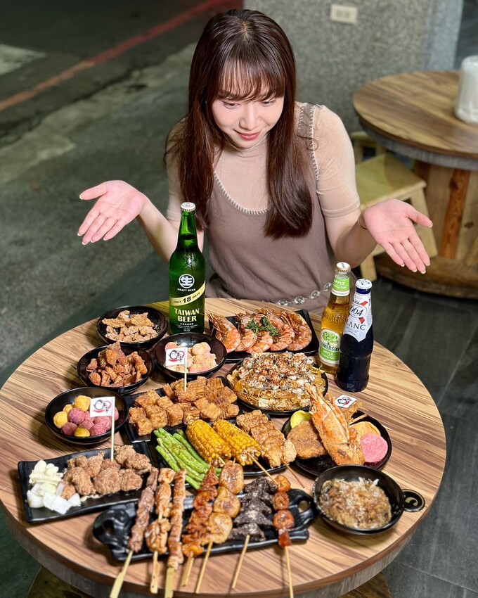 新竹最強鹽酥雞非「車庫鹽酥雞」莫屬啦！餐點有上百種選擇，根本可以說是平價版居酒屋了！必點麻香鹽酥雞、雞蛋豆腐、麻辣鮮蚵公仔麵，好吃到不要不要～ - 阿華田的美食日記