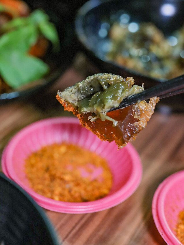 全國鹹酥雞大賽創新風味獎「車庫鹽酥雞」新竹店！吃得到串烤、炸物、公仔麵，最Chill台式居酒屋！