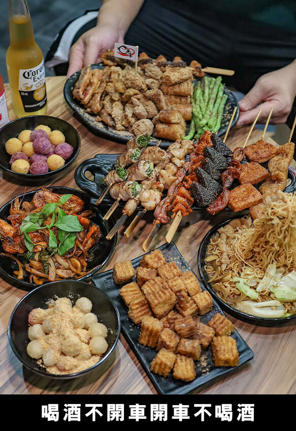 全國鹹酥雞大賽創新風味獎「車庫鹽酥雞」新竹店！吃得到串烤、炸物、公仔麵，最Chill台式居酒屋！