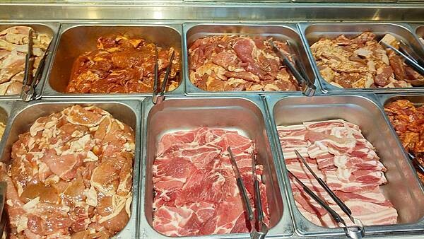 打爆豬韓式燒肉吃到飽|土城日月光CP值爆表韓式烤肉吃到飽,最低只要359元+10%