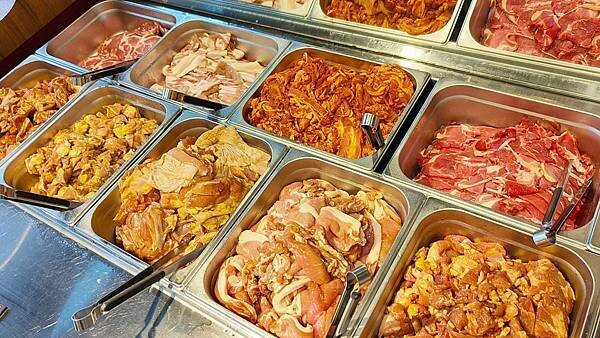 打爆豬韓式燒肉吃到飽|土城日月光CP值爆表韓式烤肉吃到飽,最低只要359元+10%