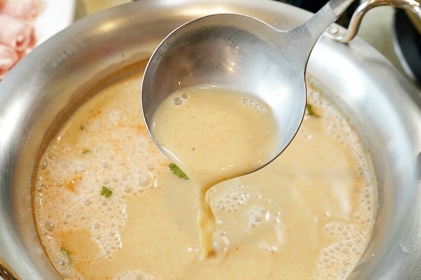 彰化縣員林市彰化員林人氣火烤兩吃,結合泰式火鍋與銅盤烤肉,老饕激推滿滿椰漿「泰式典藏椰奶鍋」!