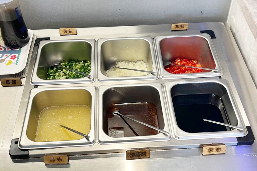 彰化縣員林市彰化員林人氣火烤兩吃,結合泰式火鍋與銅盤烤肉,老饕激推滿滿椰漿「泰式典藏椰奶鍋」!