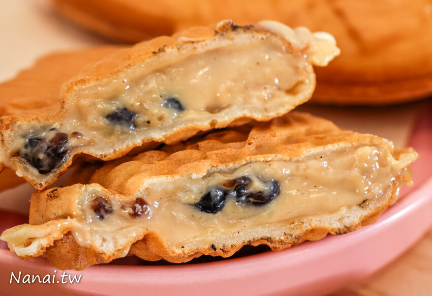 百元有找咖啡店！咖啡便宜又好喝，還有熟客必點~被咖啡耽誤的洋蔥鮪魚焗烤厚片，限量芋頭千層蛋糕，內用低消只要55元