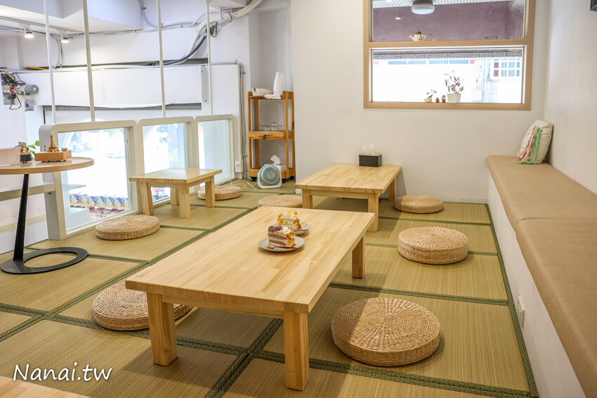 百元有找咖啡店！咖啡便宜又好喝，還有熟客必點~被咖啡耽誤的洋蔥鮪魚焗烤厚片，限量芋頭千層蛋糕，內用低消只要55元