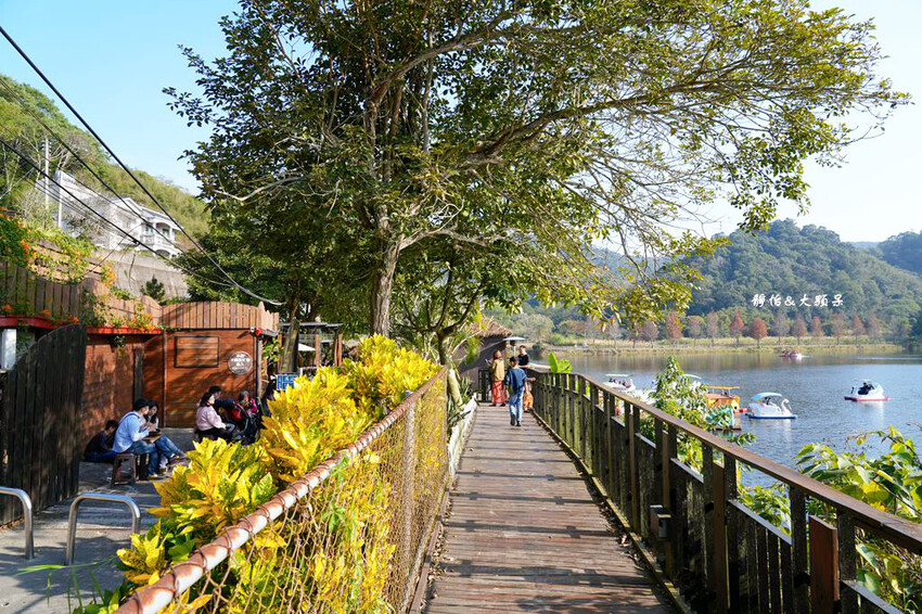 映象水岸 ❙ 峇里島發呆亭湖畔咖啡、踩天鵝船遊湖，苗栗三義景