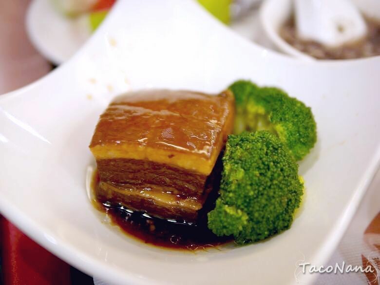 苗栗湖岸美景餐廳》映象水岸，峇里島風格特色咖啡店，坐擁湖景第一排欣賞西湖風光，還能搭乘天鵝船優游西湖