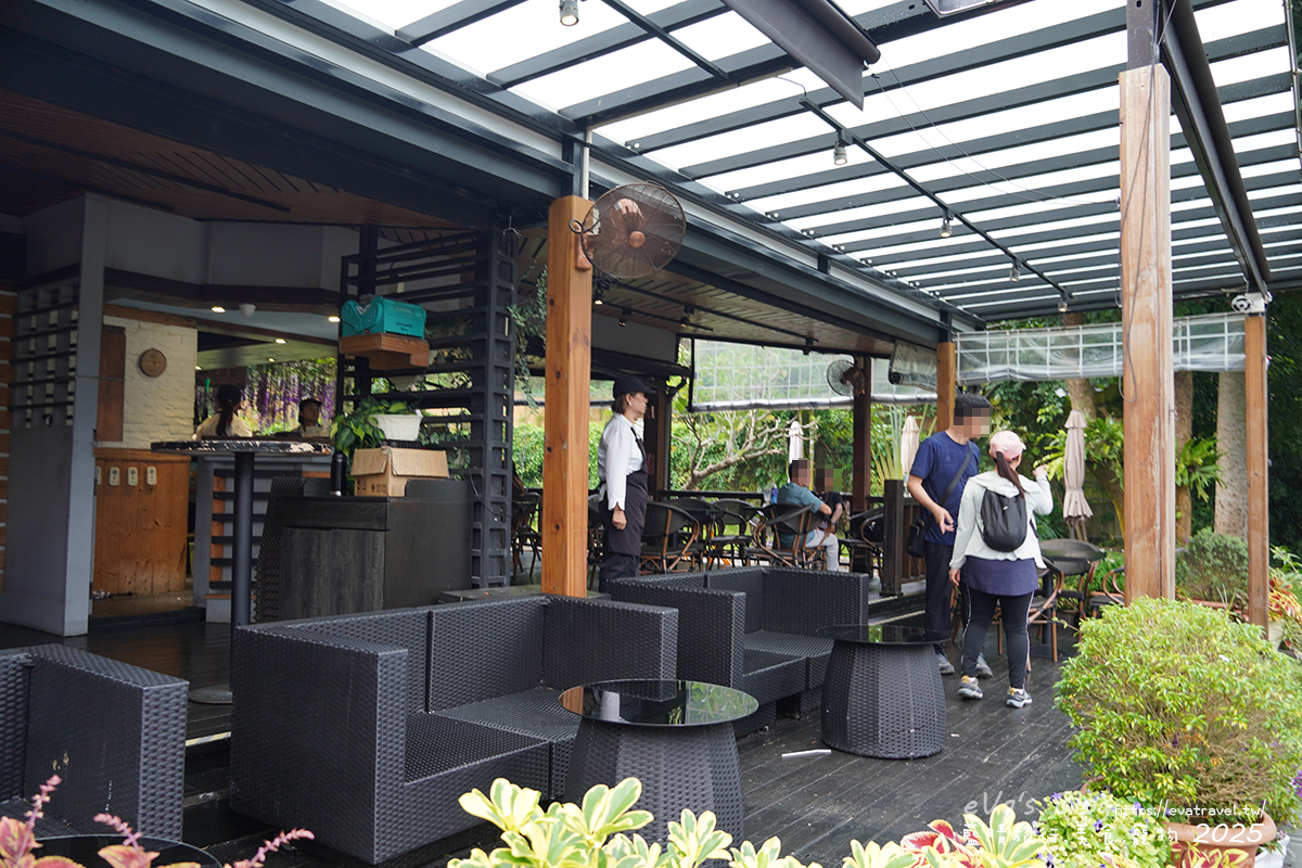 苗栗縣三義鄉【苗栗景觀餐廳】映象水岸｜峇里島風格湖畔餐廳，享受山景湖光與天鵝船的放鬆時光。苗栗景點